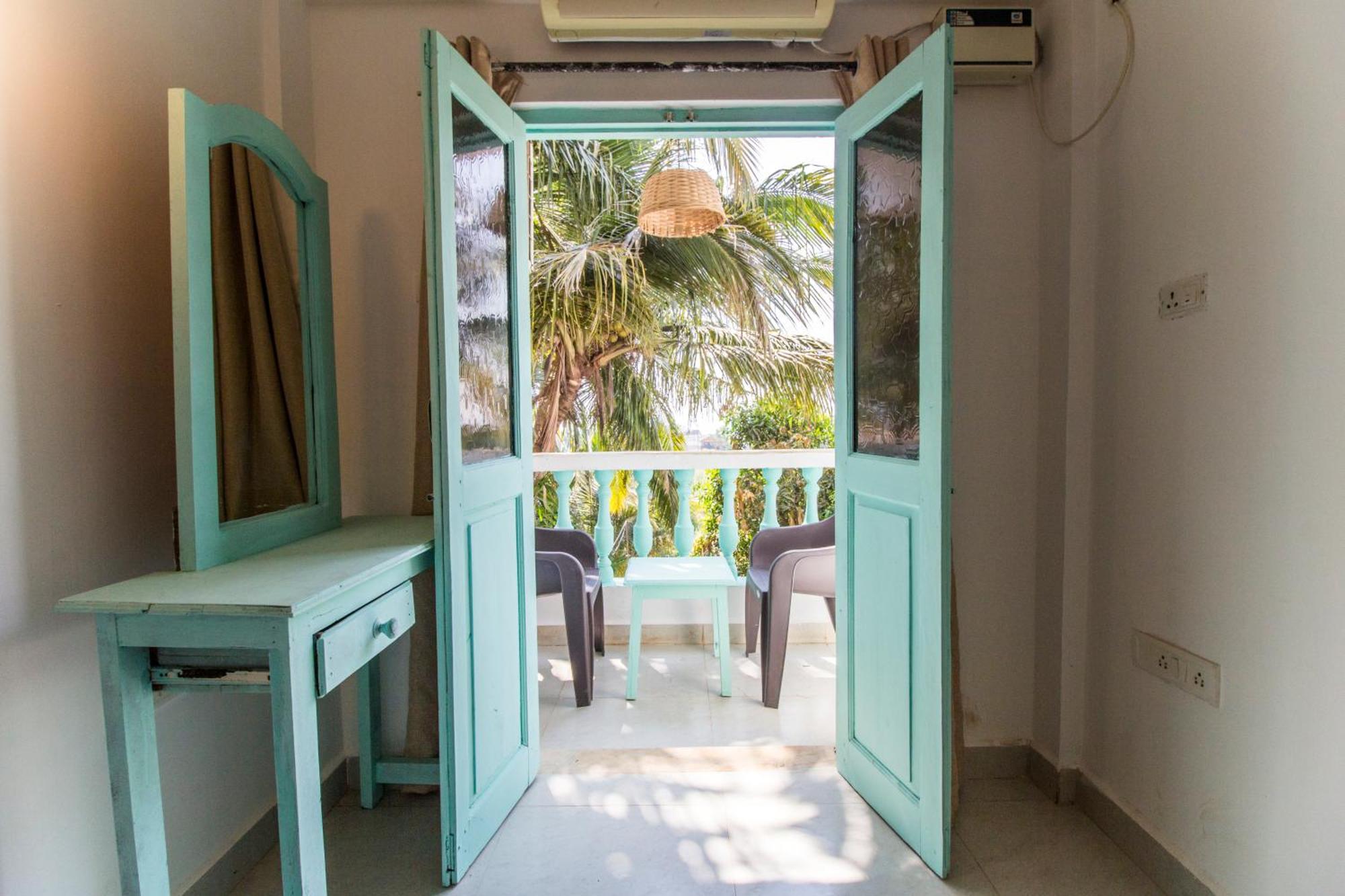 Hotel Turquoiise House Morjim Esterno foto